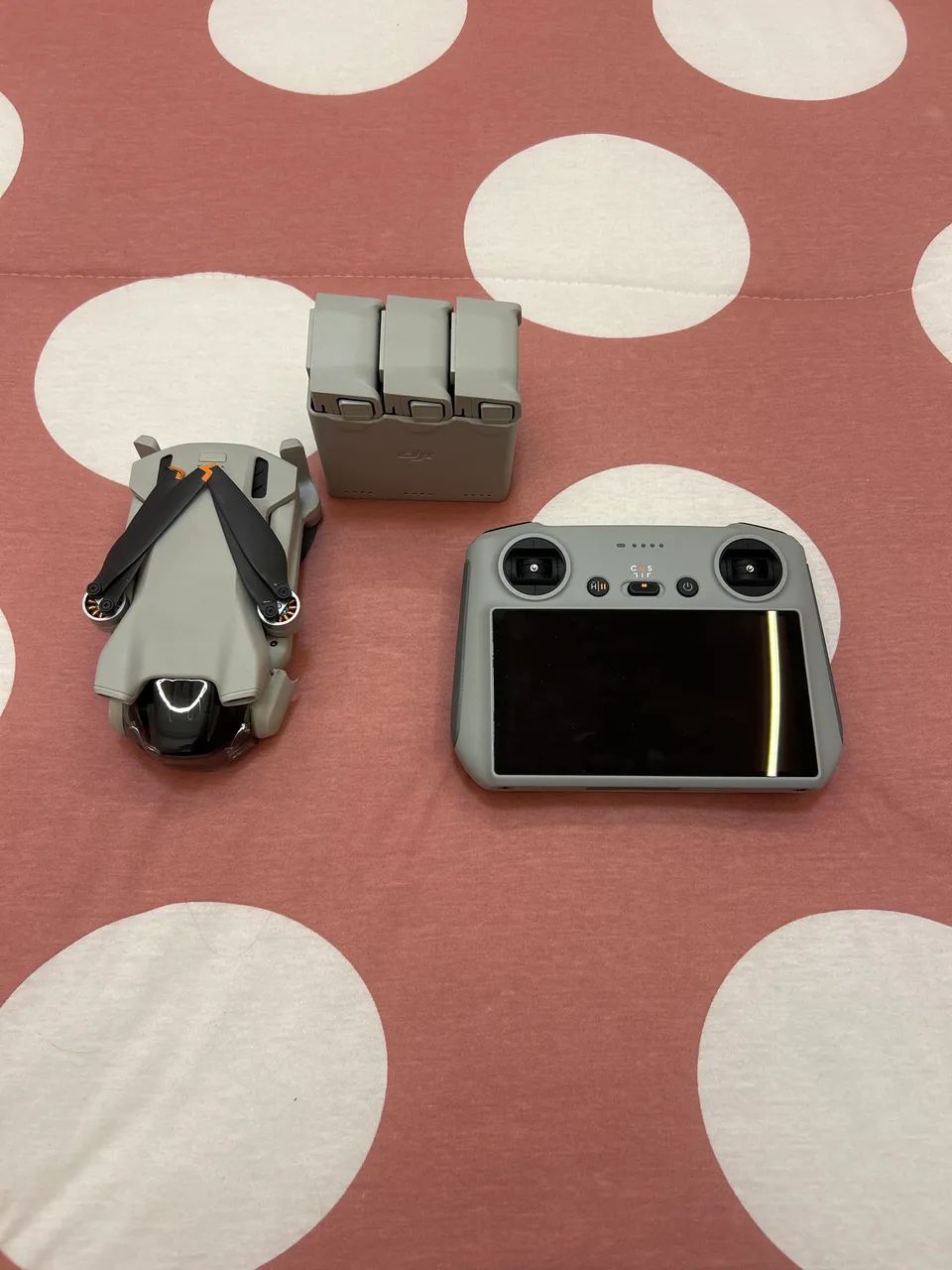 Drone DJI Mini 3 Fly More Combo com Tela (controle com tela)