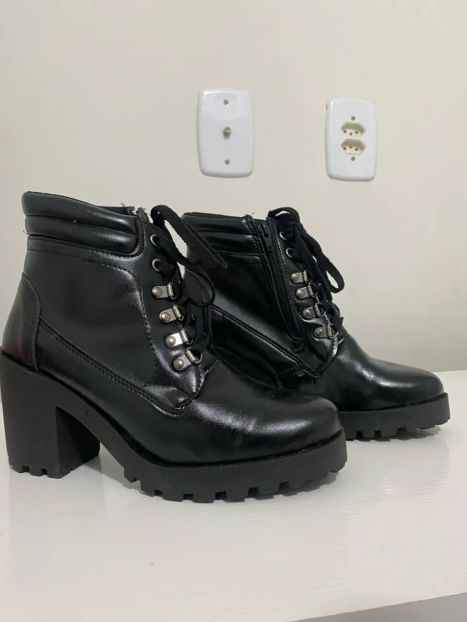 bota coturno preta 