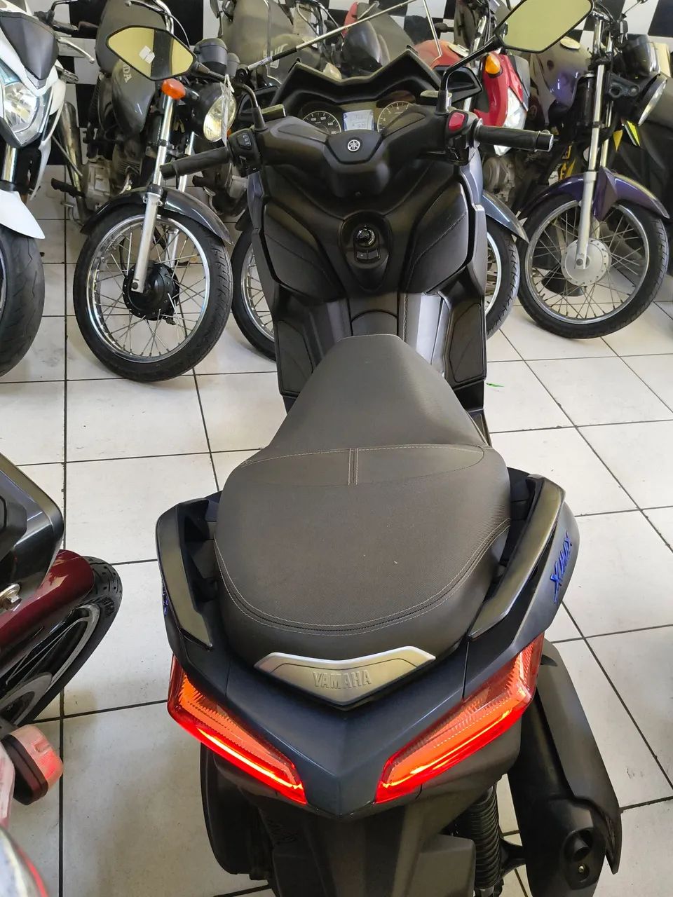 YAMAHA X-MAX 250 2024 - Foto 5
