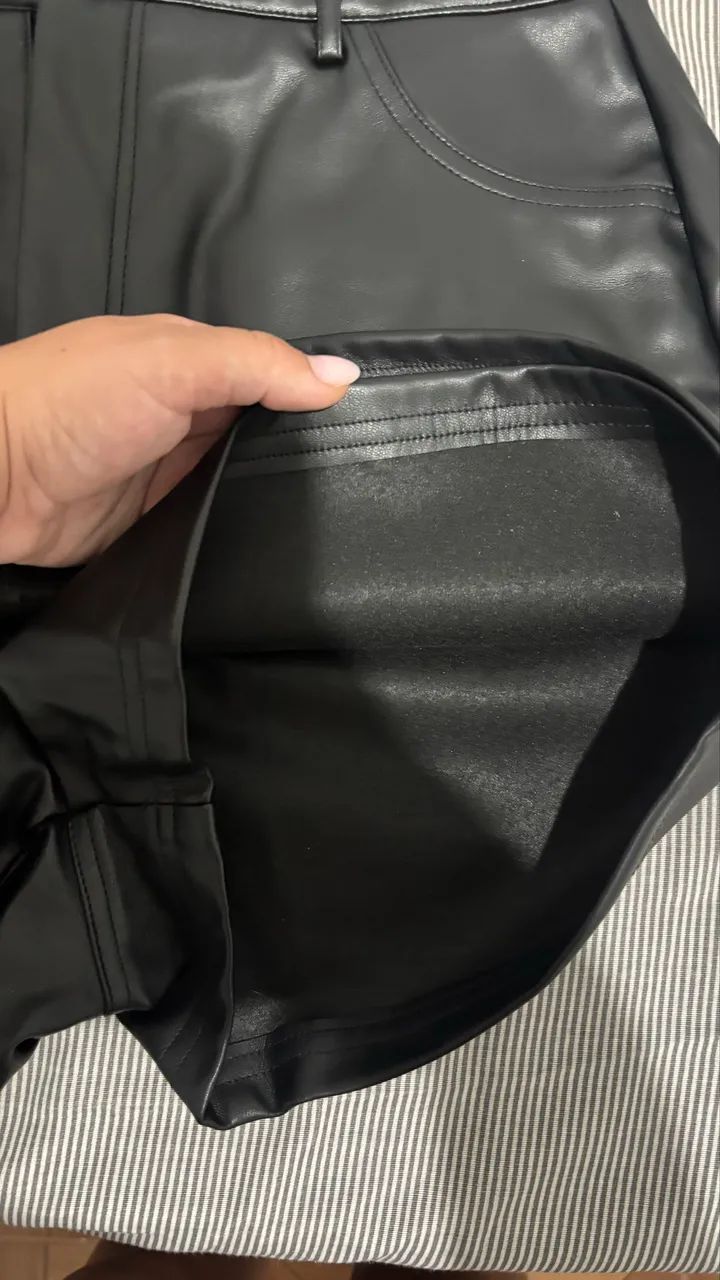 short saia poliuretano preto - Foto 4
