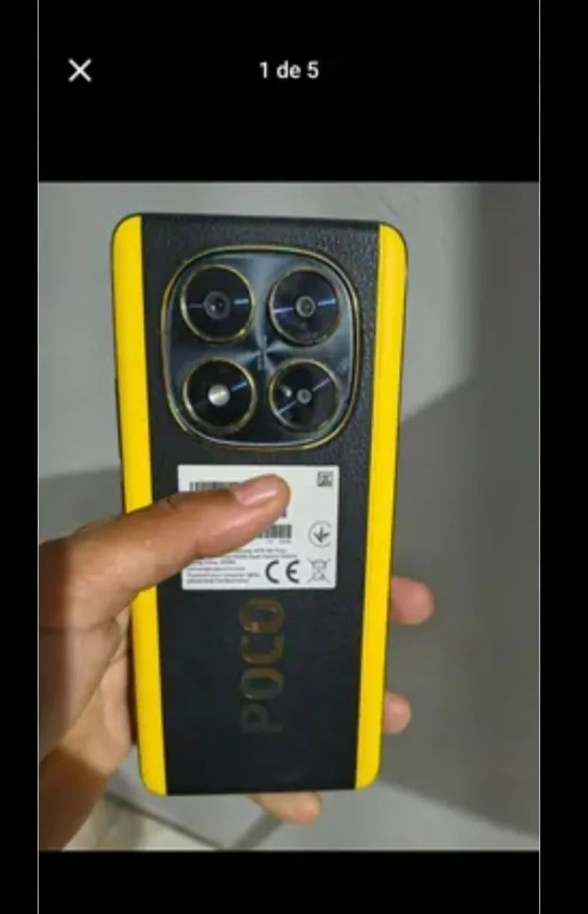 Poço X7 tem o carregador e fone e chave e caixa dele