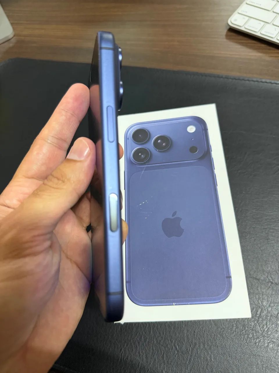 IPHONE 17 PRO DEEP BLUE, 256GB NA GARANTIA - Foto 4