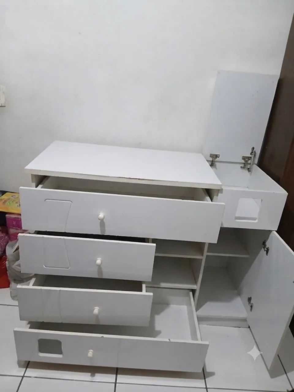 Cômoda de madeira MDF pesada