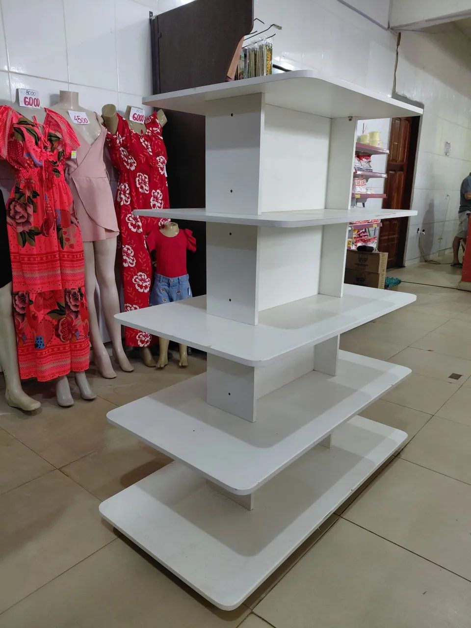 Manequins e expositor - Foto 4