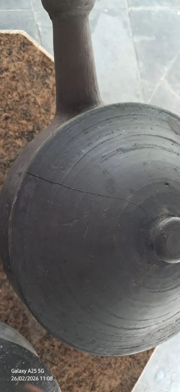 Panelas de barro e outra de ferro  - Foto 2