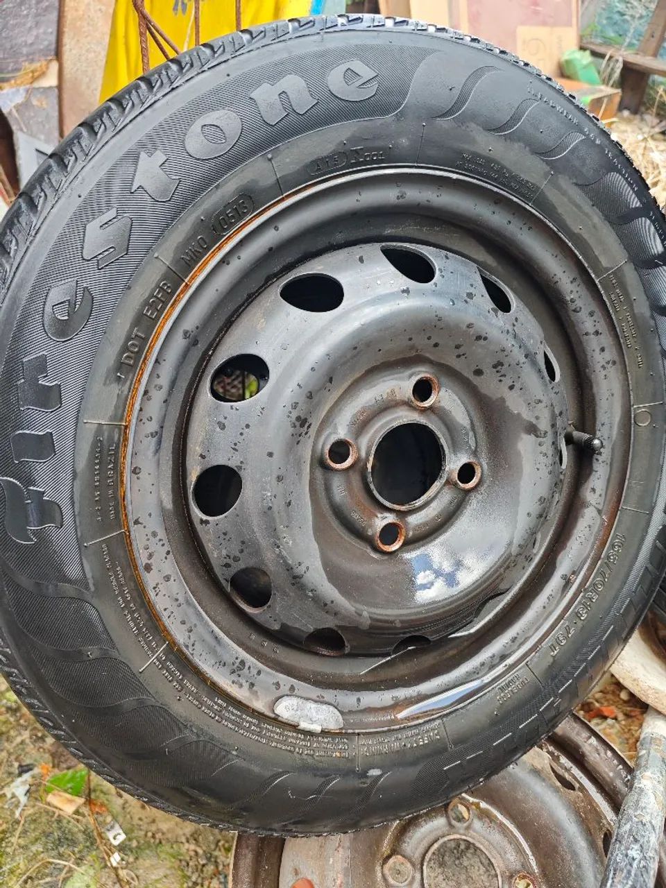 2 rodas de ferros com pneus aro 13 - Foto 2