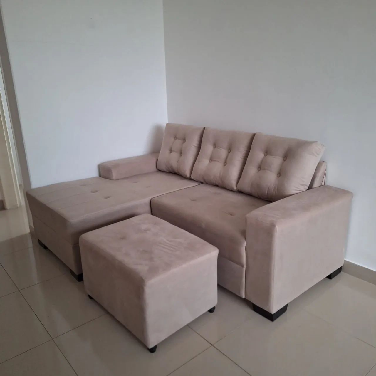 Sofá de Canto com Chaise Novo 