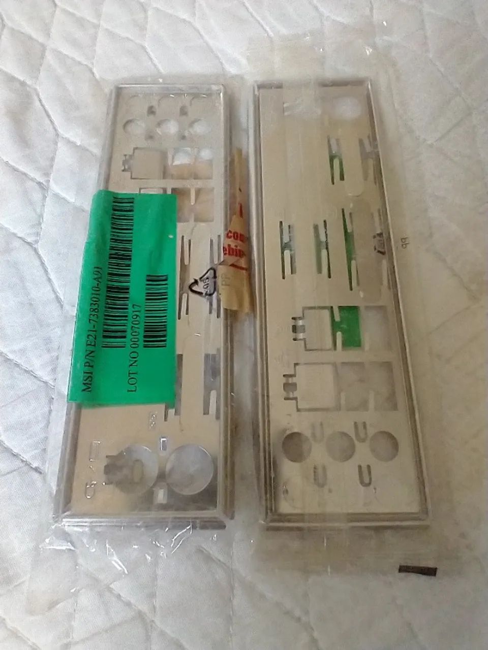 Placa traseira Backplate  MSI E21-6788011-A91 I/O Shield  (NOVOS) - Foto 5