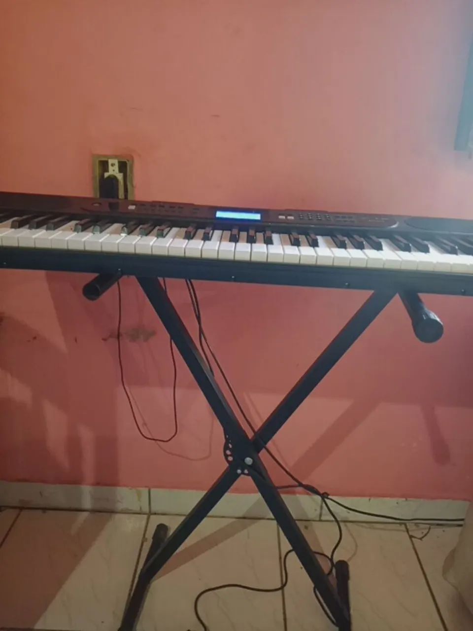 TECLADO SEMI-NOVO 