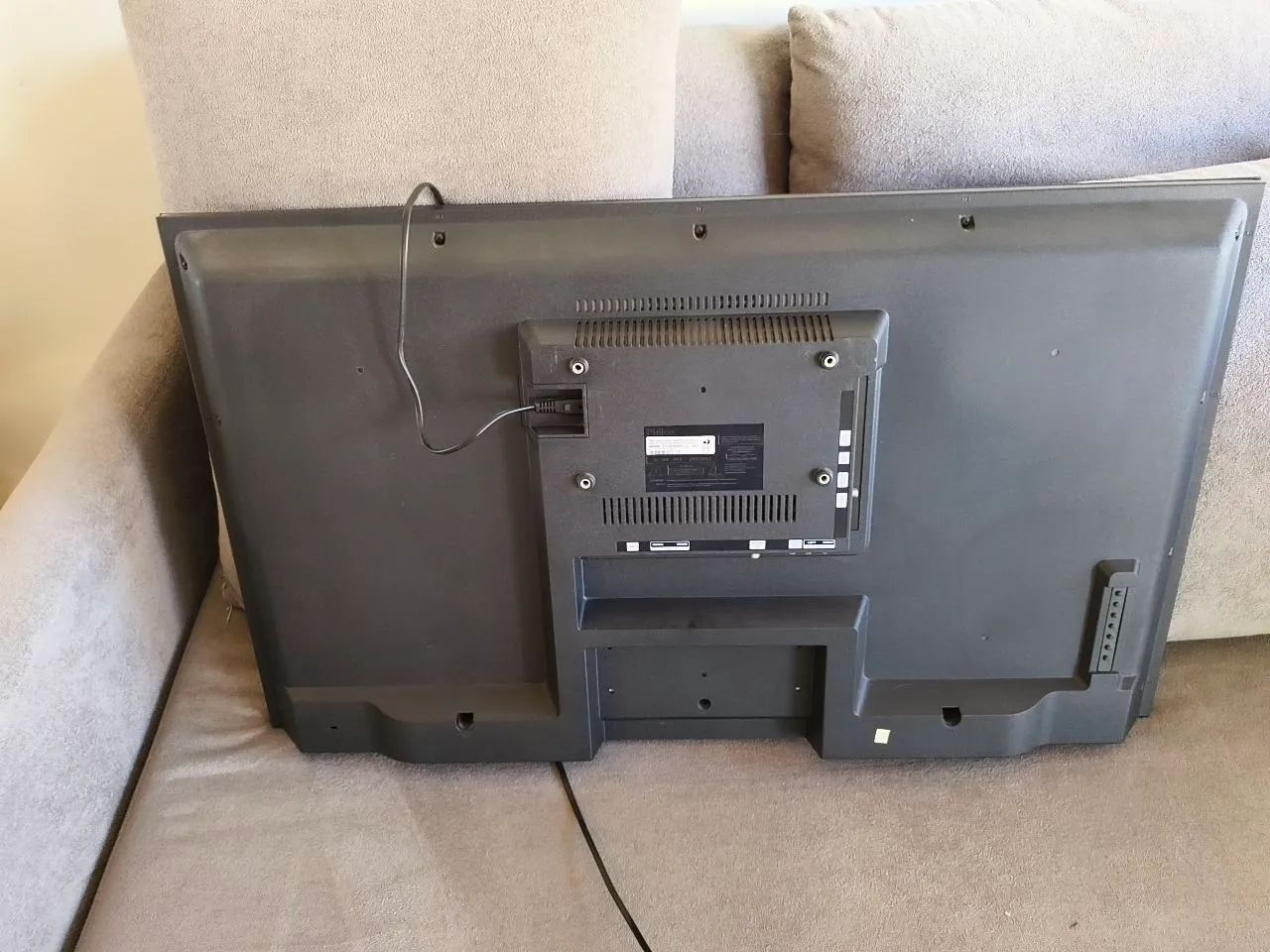 TV PHILCO 43"