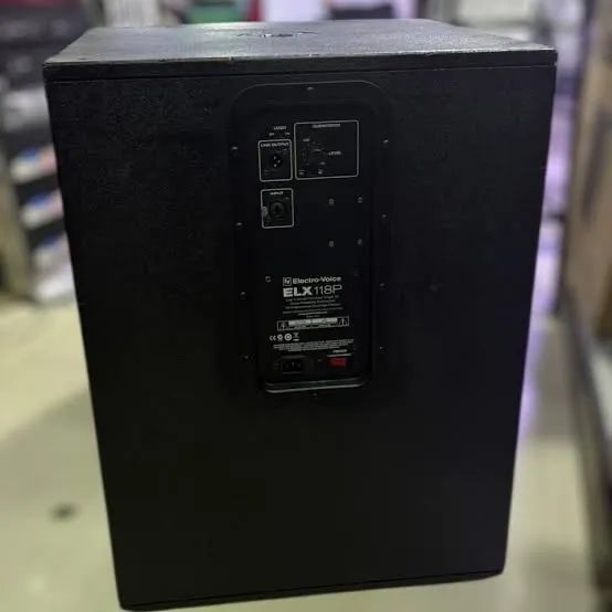 Sub Ativo Eletrovoice elx118p  - Foto 2