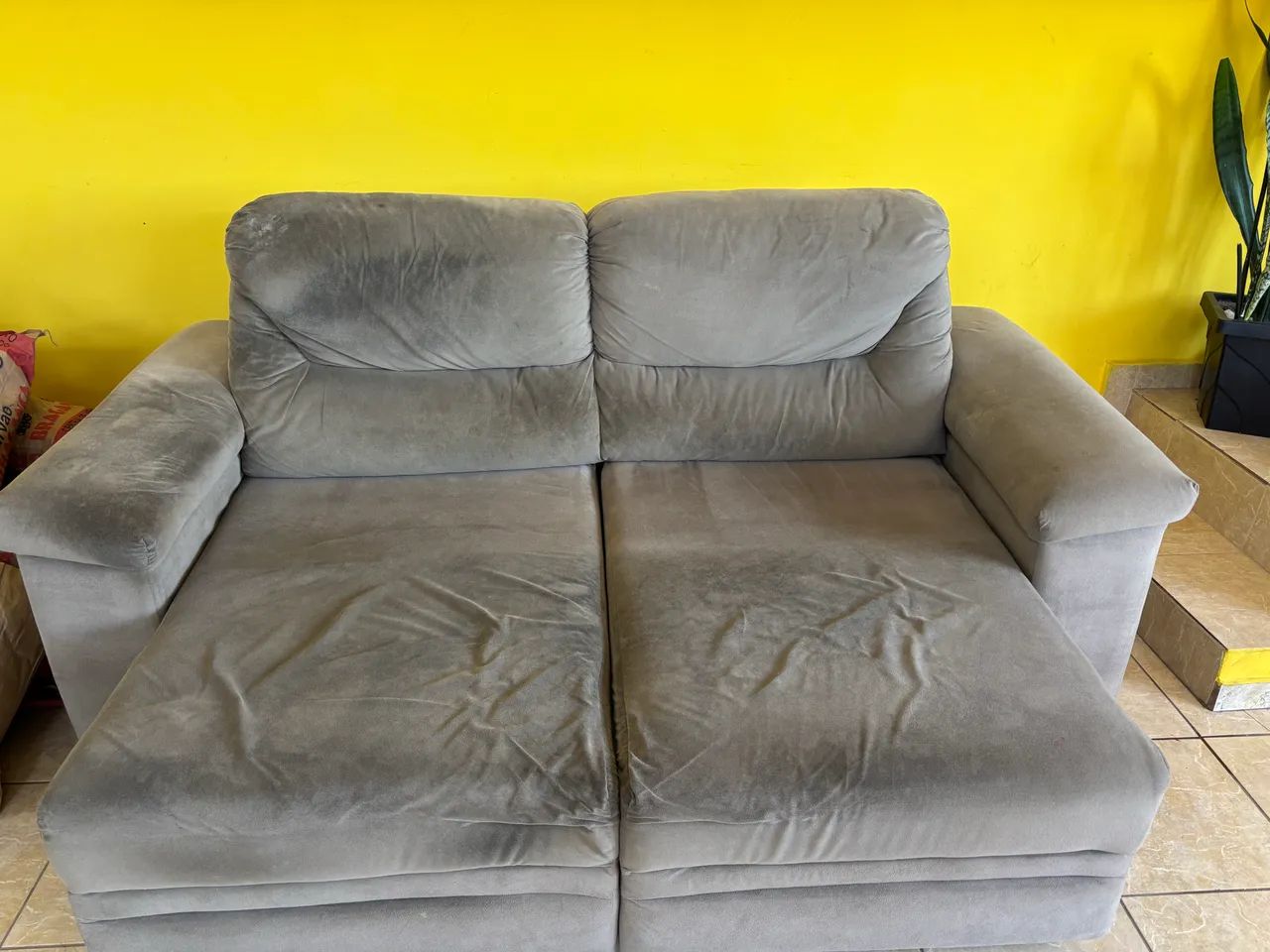 Sofá Retrátil Cinza - Confortável e Espaçoso |  - Foto 2