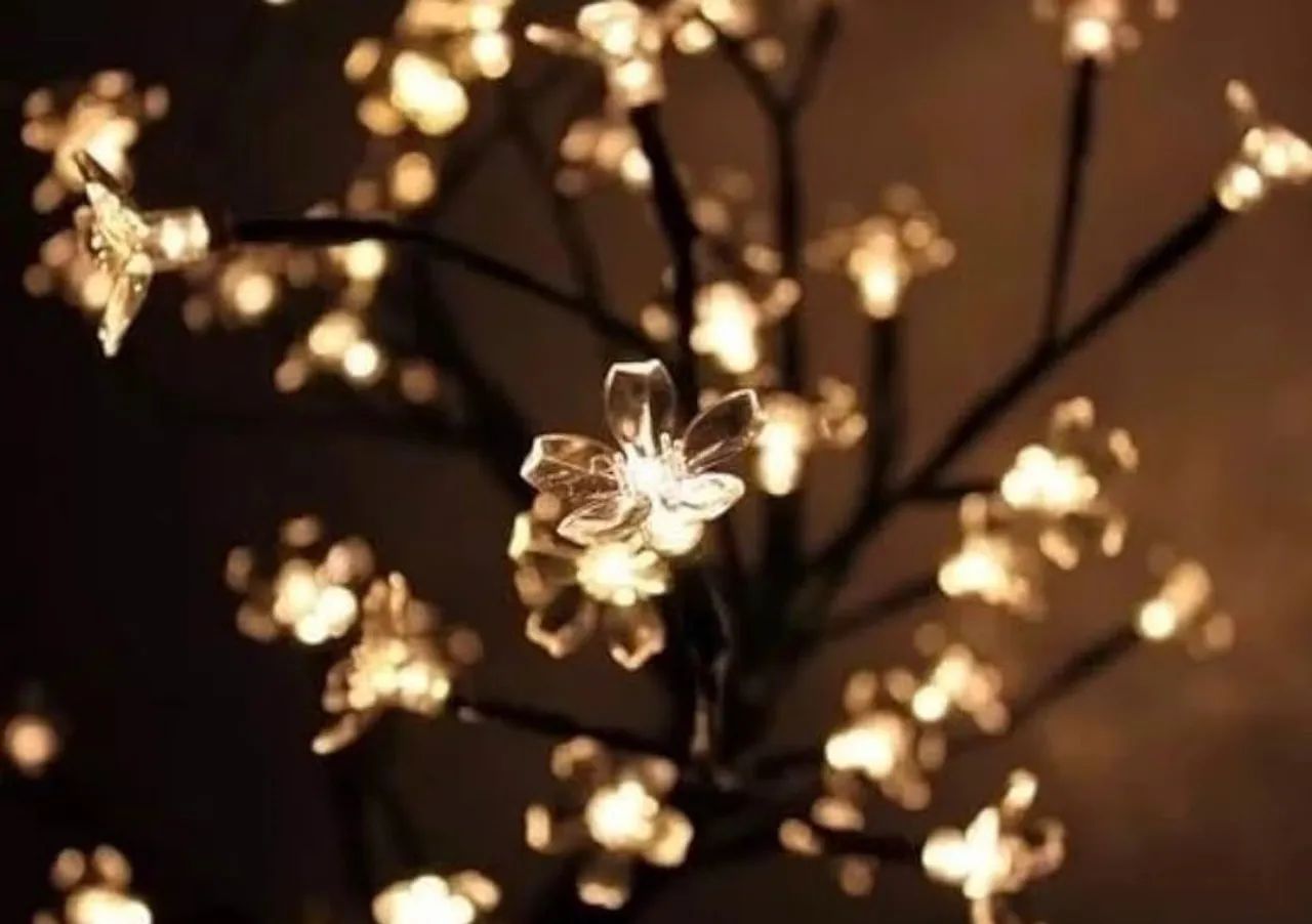 LUMINÁRIA ÁRVORE CEREJEIRA DECORATIVA COM 150 LUZES DE LED