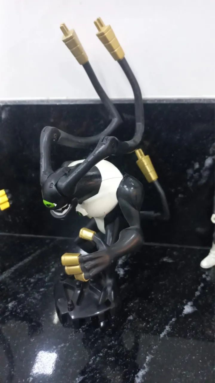 Kit bonecos Ben 10 - Foto 2