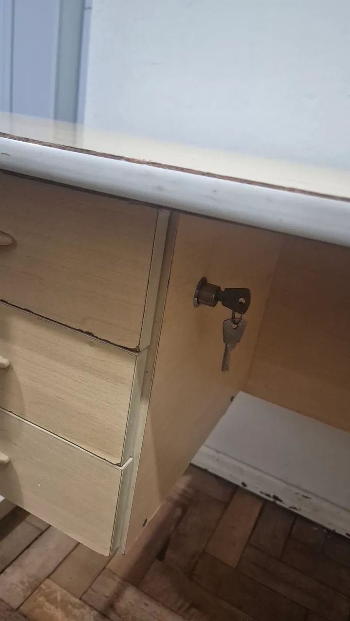 Mesa de escritório com gavetas  - Foto 5