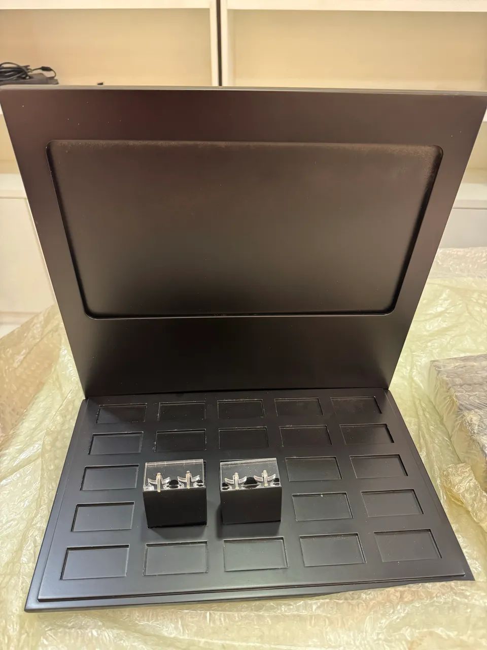 Expositores para joias e semi joias  loja completa - Foto 3