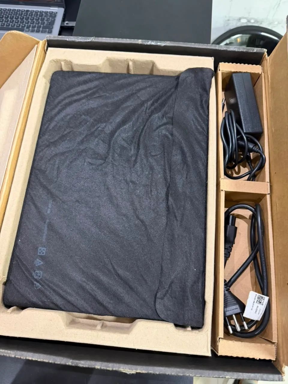 NOTEBOOK DELL PRO 16 PC16250  CORE 7 | 32GB | 1TB SSD - Foto 2