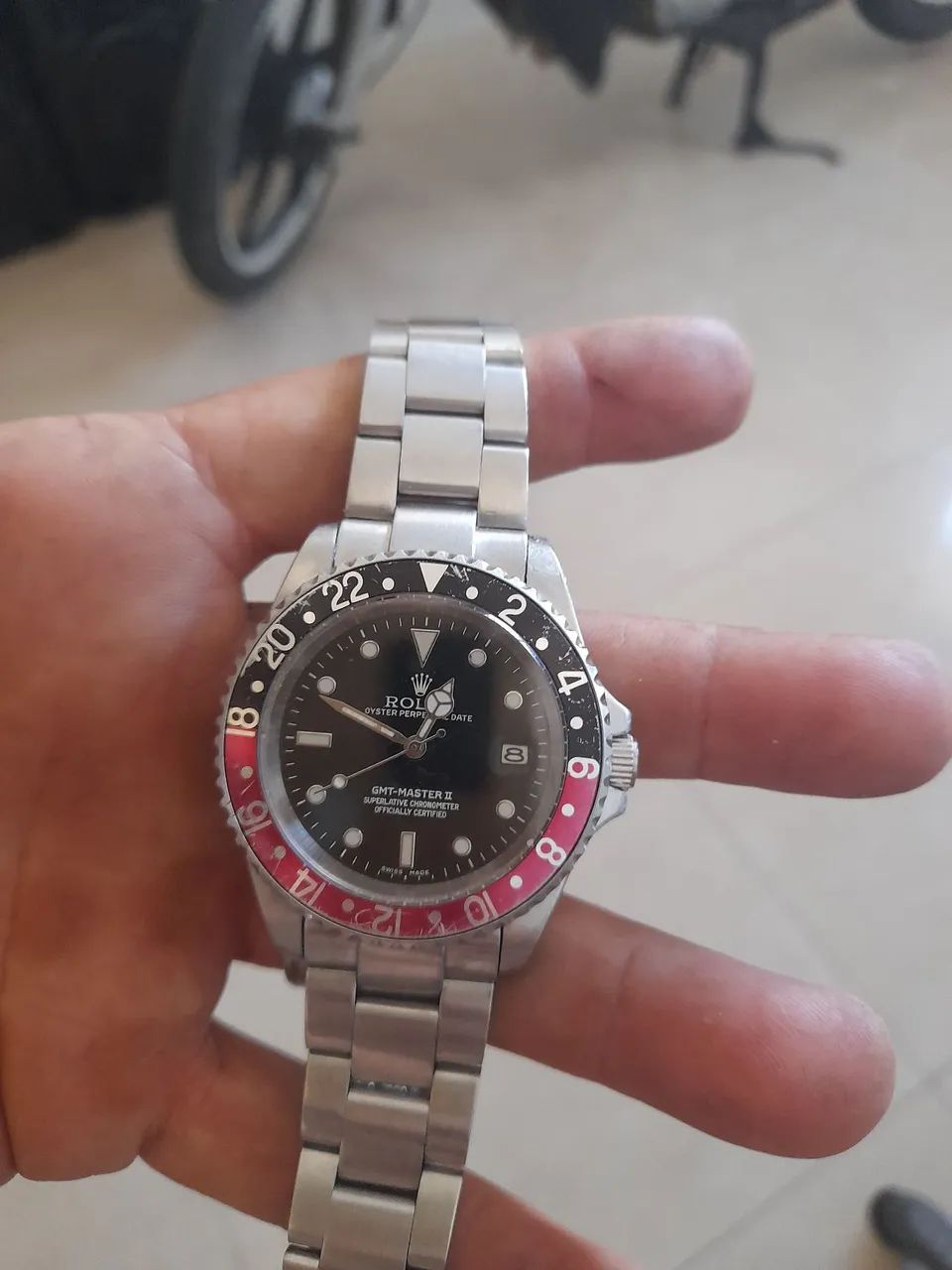 Vendo um relógio rolex funcionando perfeitamente 