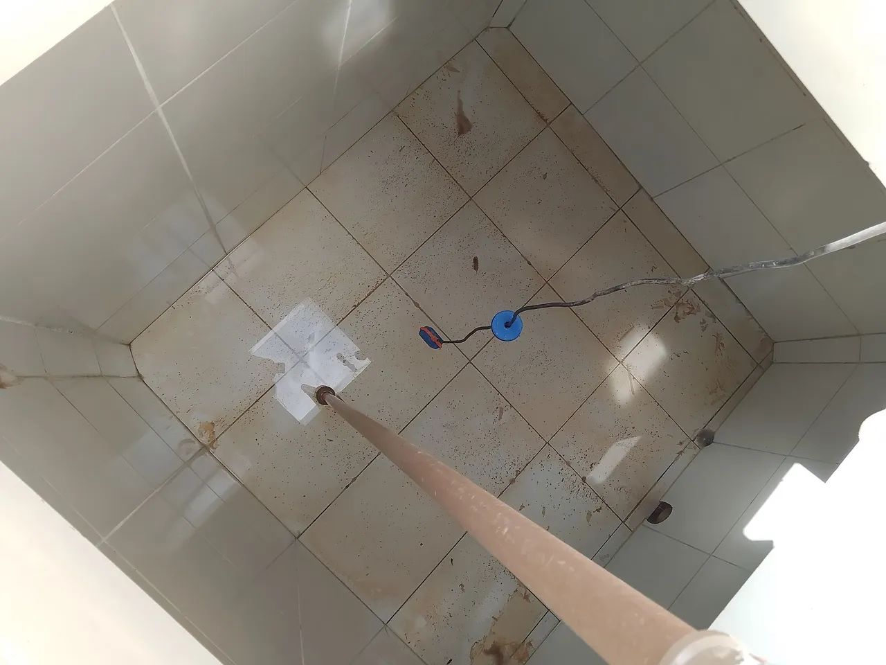 LIMPEZA E HIGIENIZAÇÃO DE CAIXAS D'ÁGUA E CISTERNAS. - Foto 2