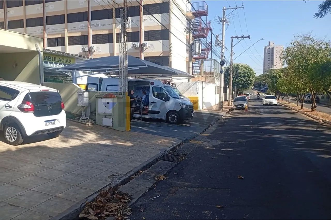 Casa Comercial c/ 4 Quartos p/ Locação em Lins! - Foto 4