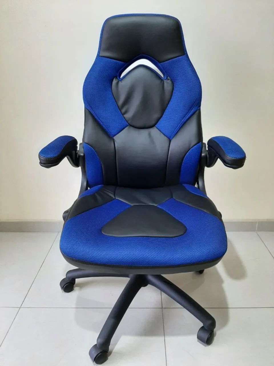 Cadeira de Escritório Just Home Collection (Gamer) c/ Regulagem de Altura Cor Azul e Preto