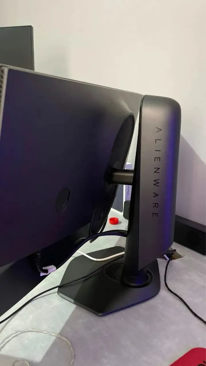 Alienware 25 360Hz + 5060 GALAX - Foto 3