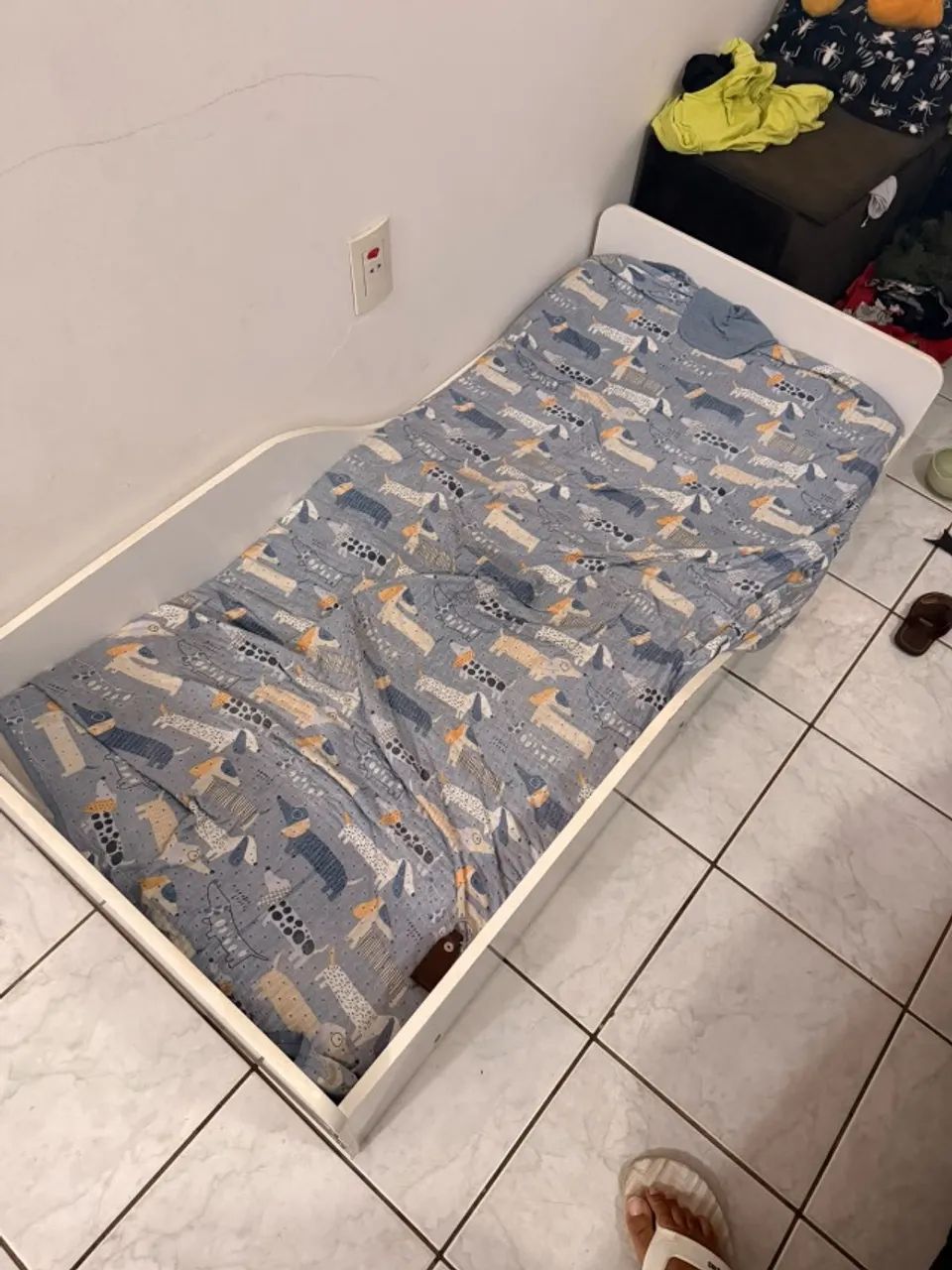 Vendo cama infantil com colchão  