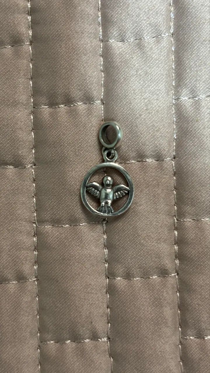Berloque Divino Espírito Santo VIVARA 