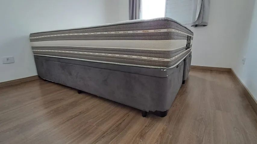 Cama e Colchão Queen com 2 baús - Foto 3