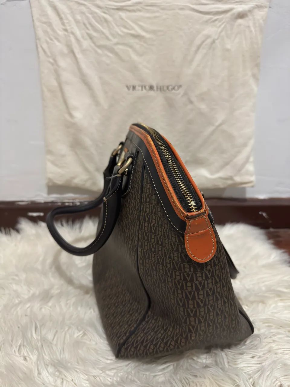Bolsa Victor Hugo Preta e Laranja  - Foto 2