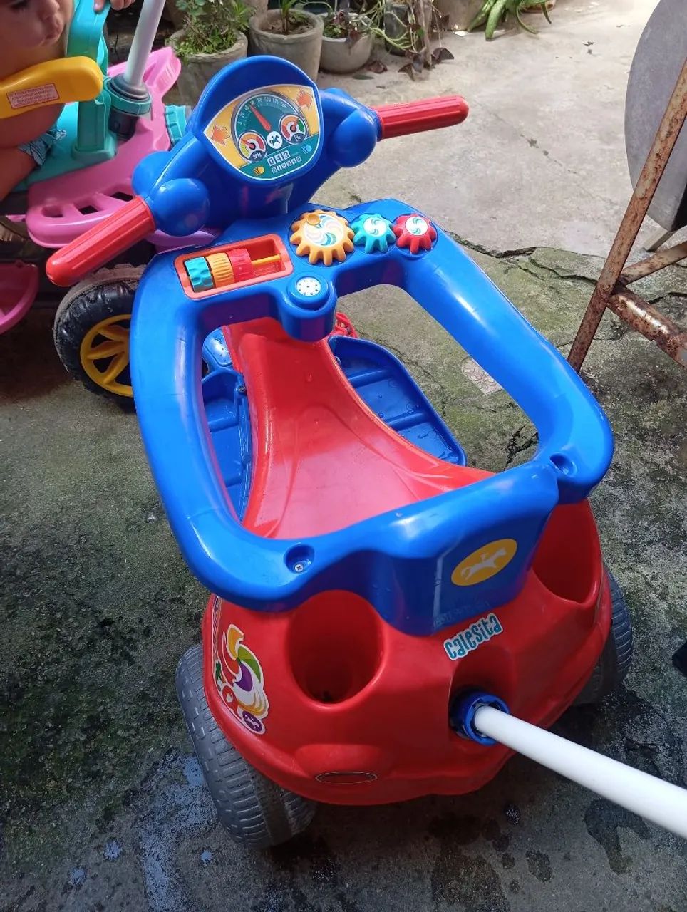 Carrinho/ motinha para bebê 