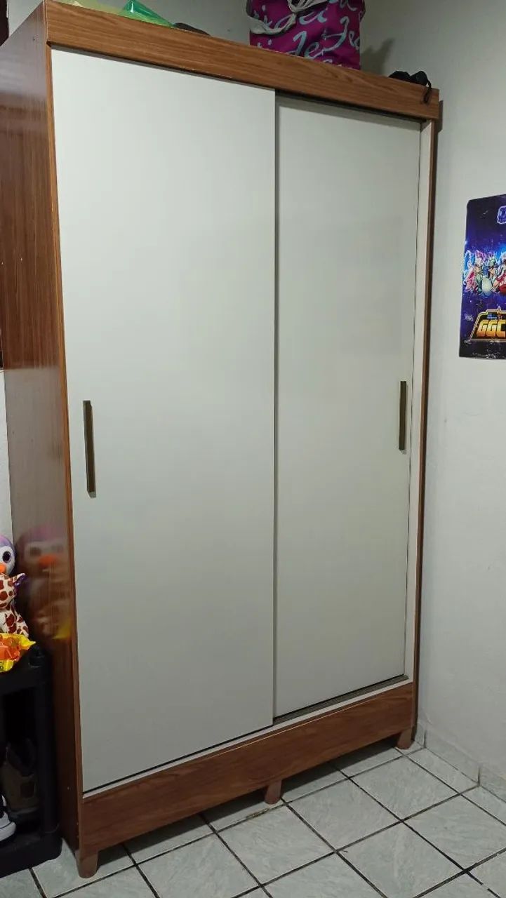 Vendo Guarda-Roupas de Solteiro