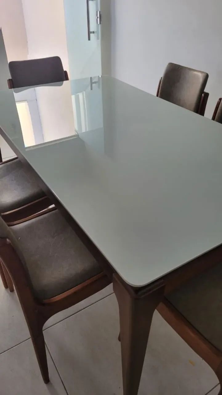 Mesa e 6 cadeiras