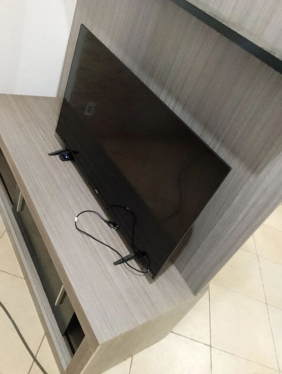 Vende tv. 43. Polegadas 5 melze de uzo.  Tá Nova. Ok. 