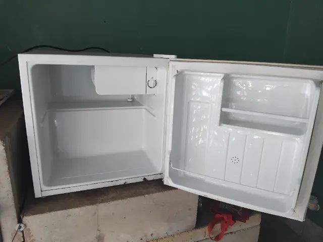 Frigobar Philco 47L 110V