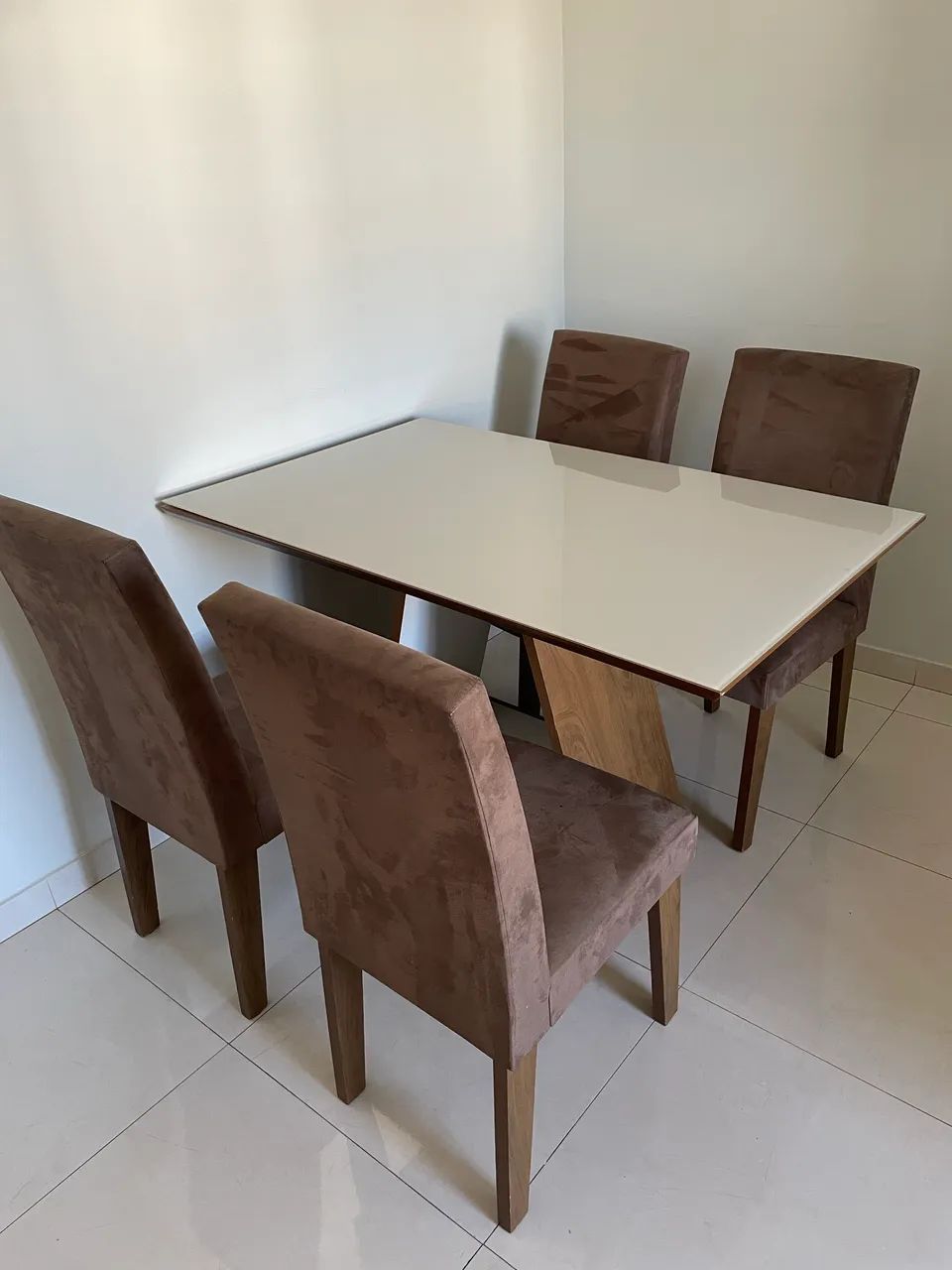 Mesa 4 (quatro) cadeiras  - Foto 4
