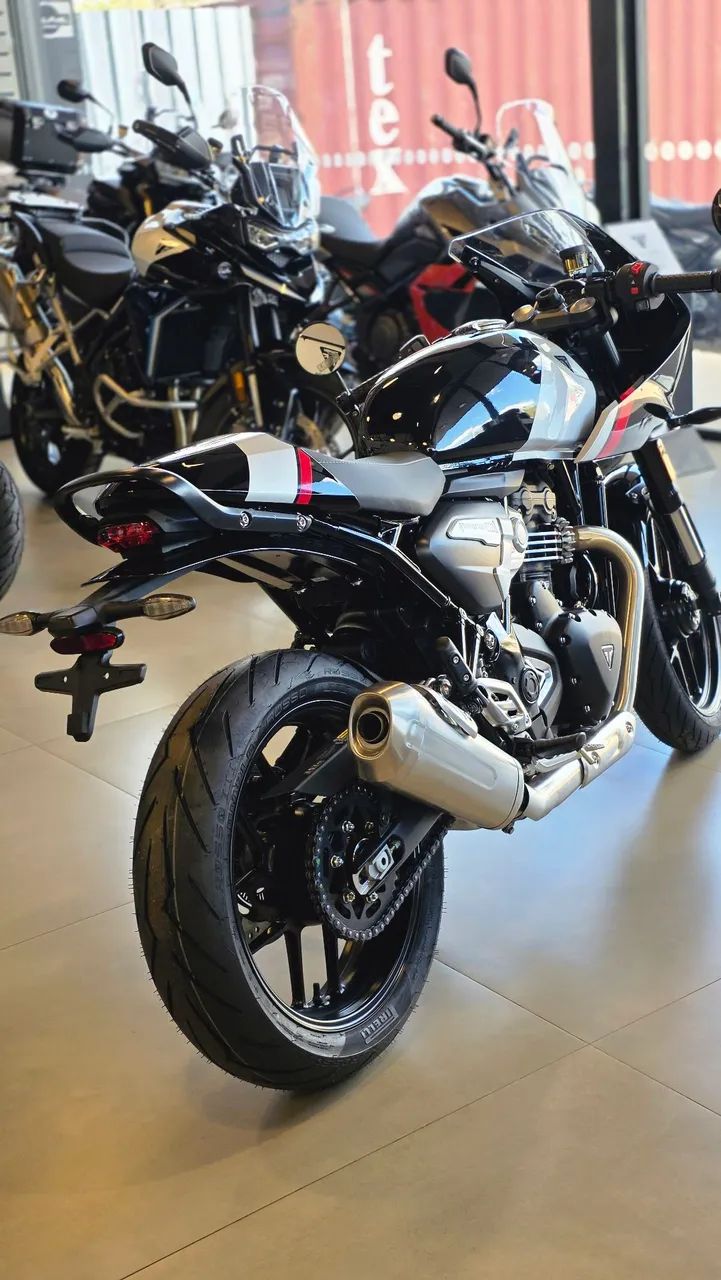 Thruxton 400 2026 - Foto 3