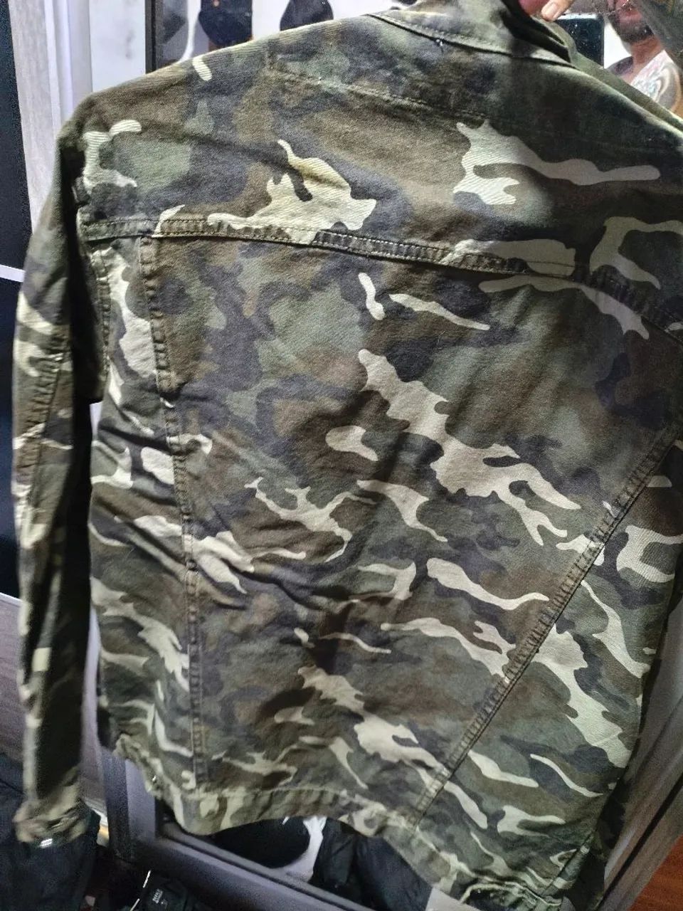 Jaqueta jeans camuflada  - Foto 2