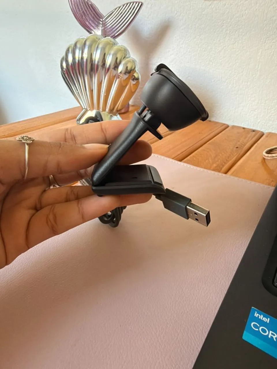 Webcam Logitech Brio 100 com Microfone Embutido - Foto 3