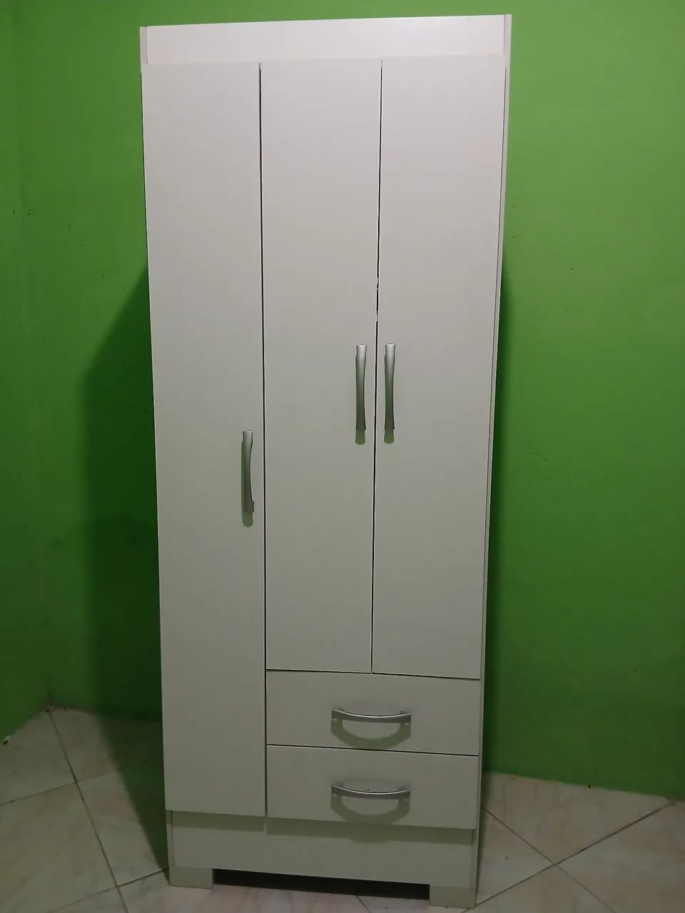 Pequeno  guarda roupa  ideal para  criança  - Foto 2