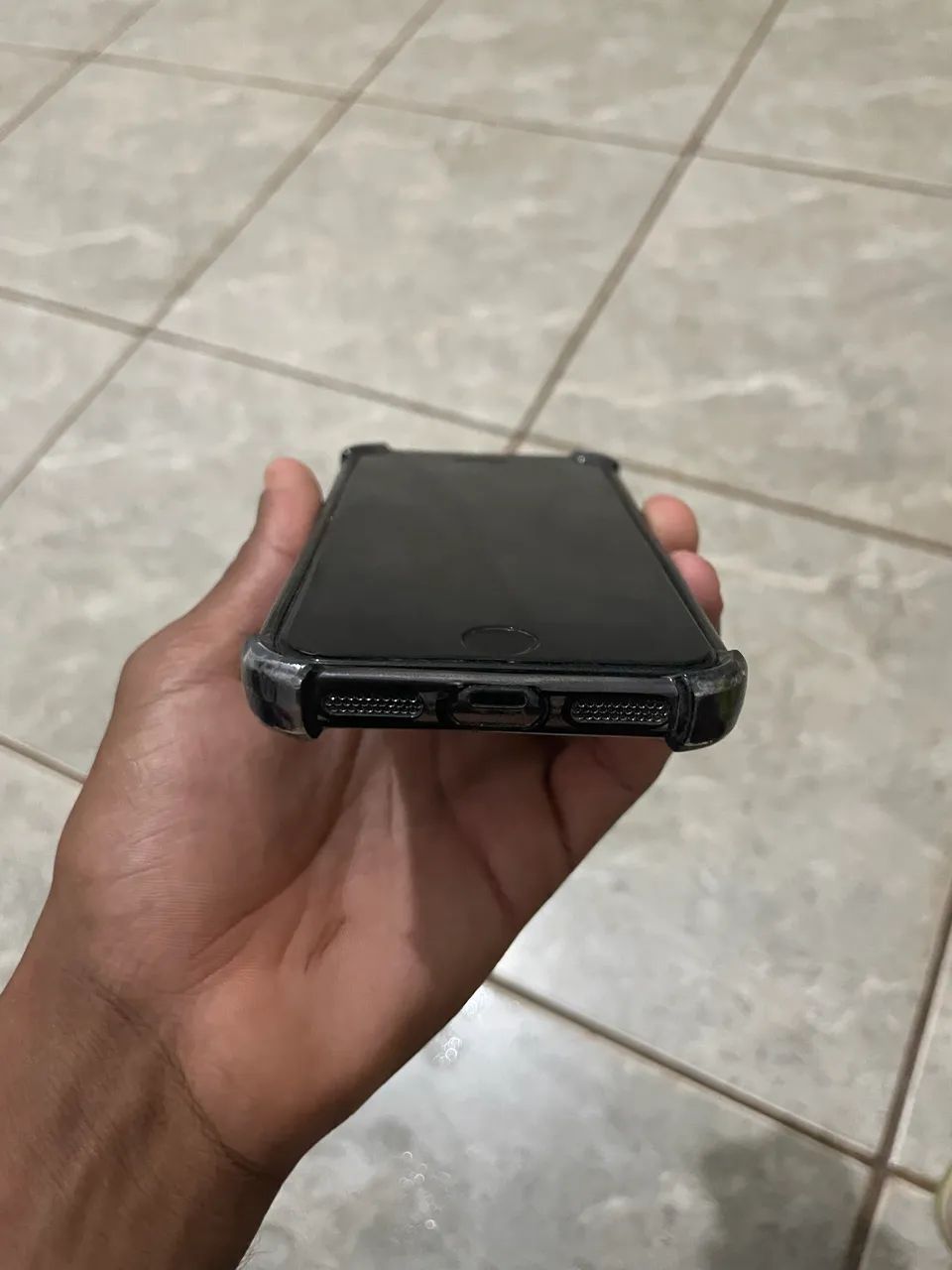 Vendo esse iPhone 8 . Funciona tudo perfeitamente somente está com thouc fantasma. - Foto 3