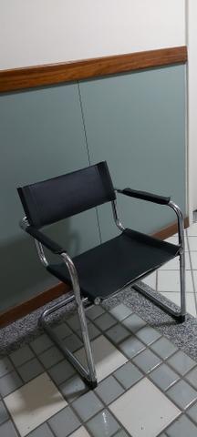 Cadeira decorativa em metal para recepção - Foto 3