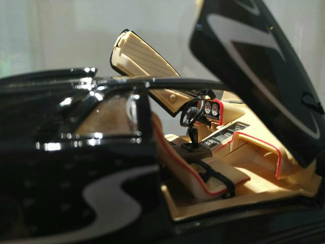 Lamborghini Diablo SV 1:18 - Foto 6