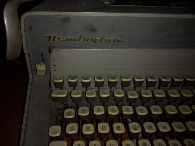 Maquina de escrever - Foto 6