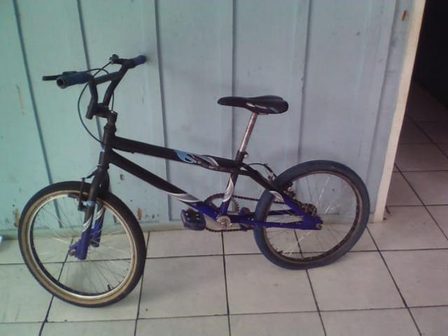 Vende-se Bicicleta Aro 20
