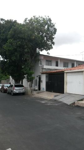 98833.3013 Kitnet ao lado North shopping Jockey *13,00 por dia. Garagem para moto