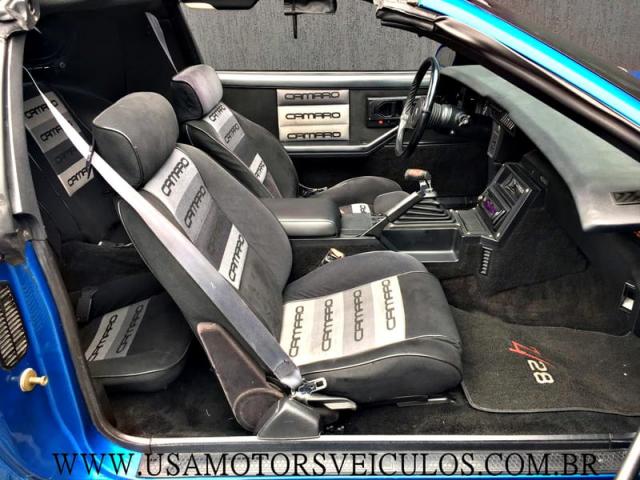 CHEVROLET CAMARO IROC Z 1985 - PLACA PRETA - Foto 8