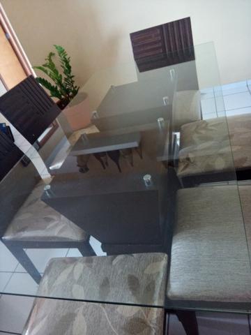 Mesa em madeira. Beleza e sofisticação. Urgente.R$ 600 tel. - Foto 5
