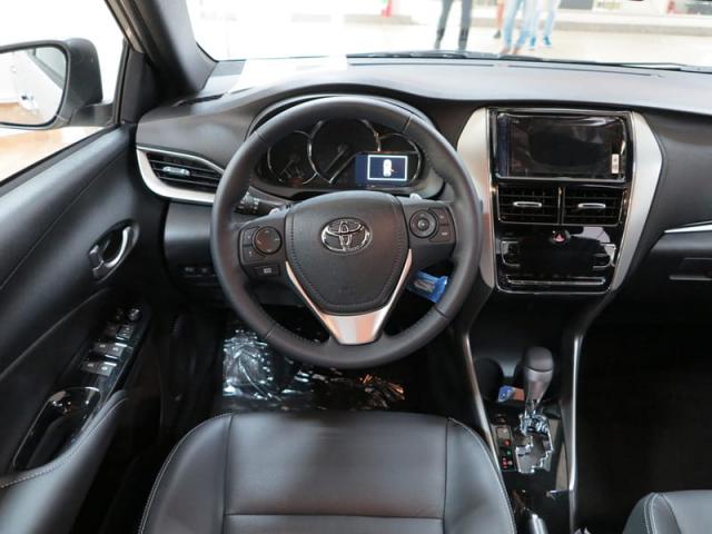 TOYOTA YARIS HATCH XS 1.5 AUT - Foto 9