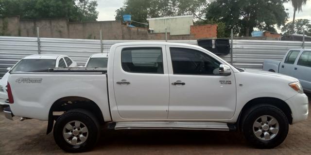 VENDO hilux 4x4 - Foto 5